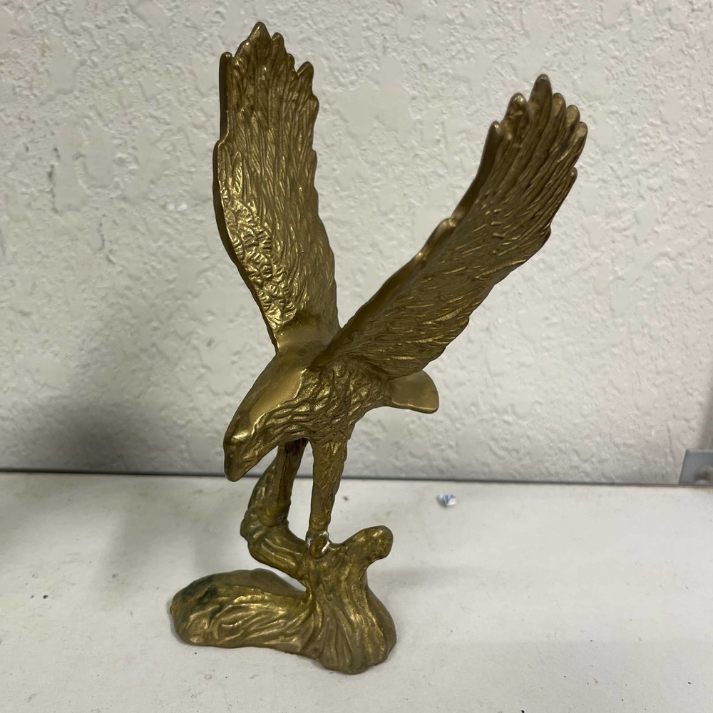 Vintage brass soaring flying eagle statue figurine decoration 8”